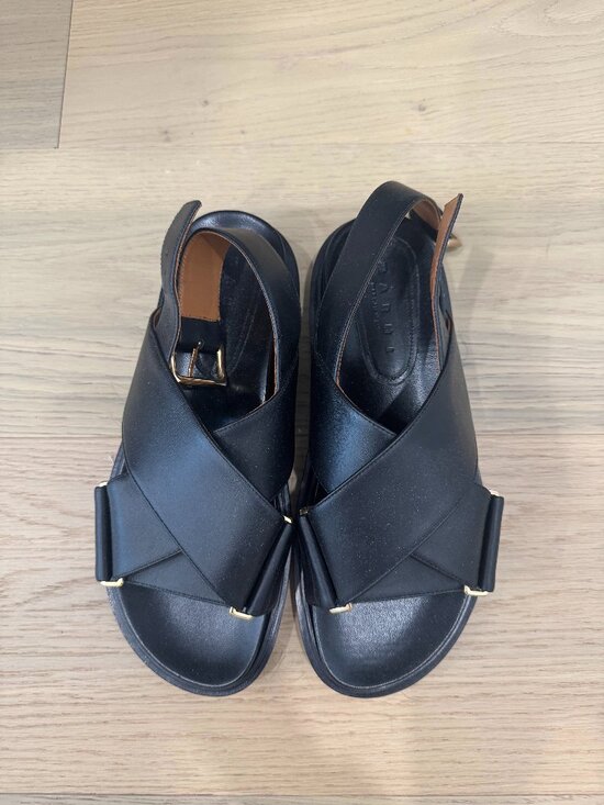 Shoes - Marni Black Leather Fussbett Sandals